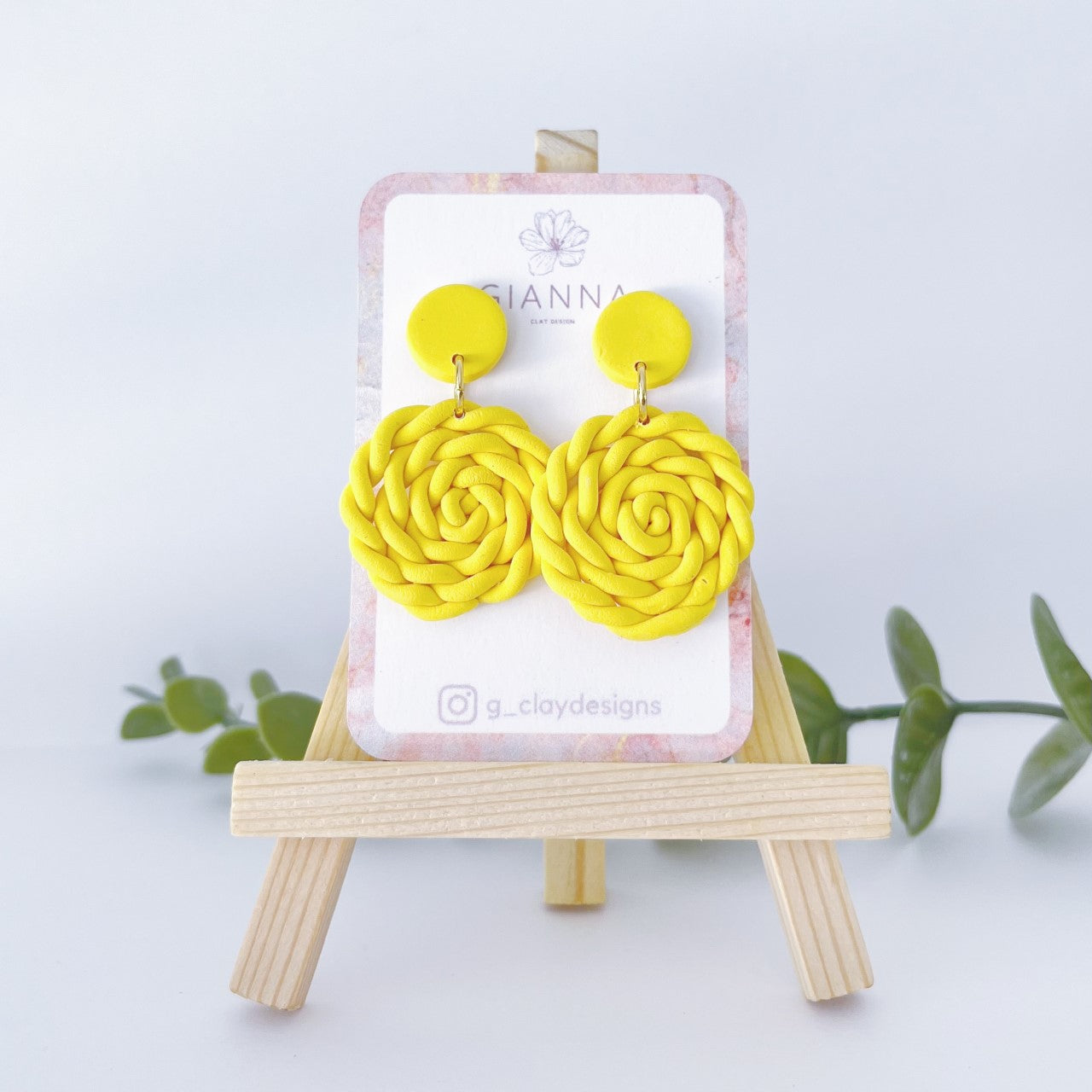 Yellow Knited Circle
