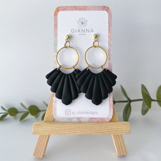 Scalloped in Black